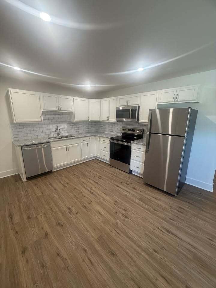 Jones St Apartments LLC - Photo 6 of 22