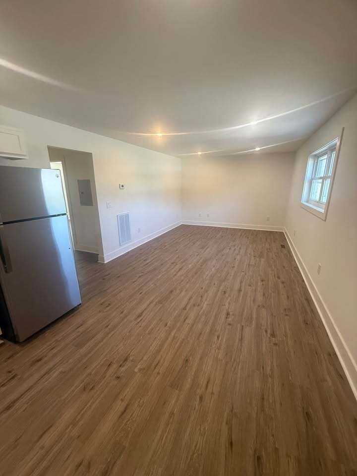 Jones St Apartments LLC - Photo 7 of 22