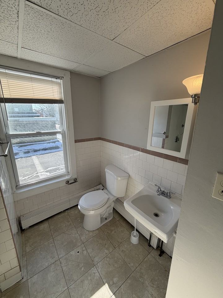 338 North Front Street - Photo 3 of 3