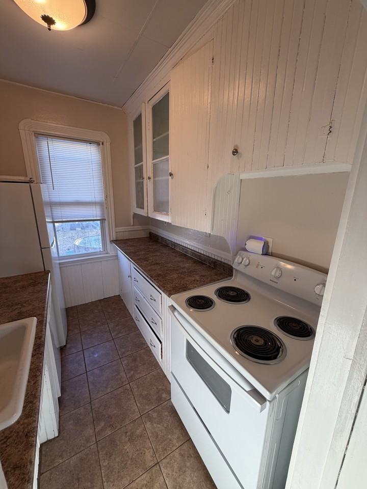 21 Willow Street - Photo 7 of 8