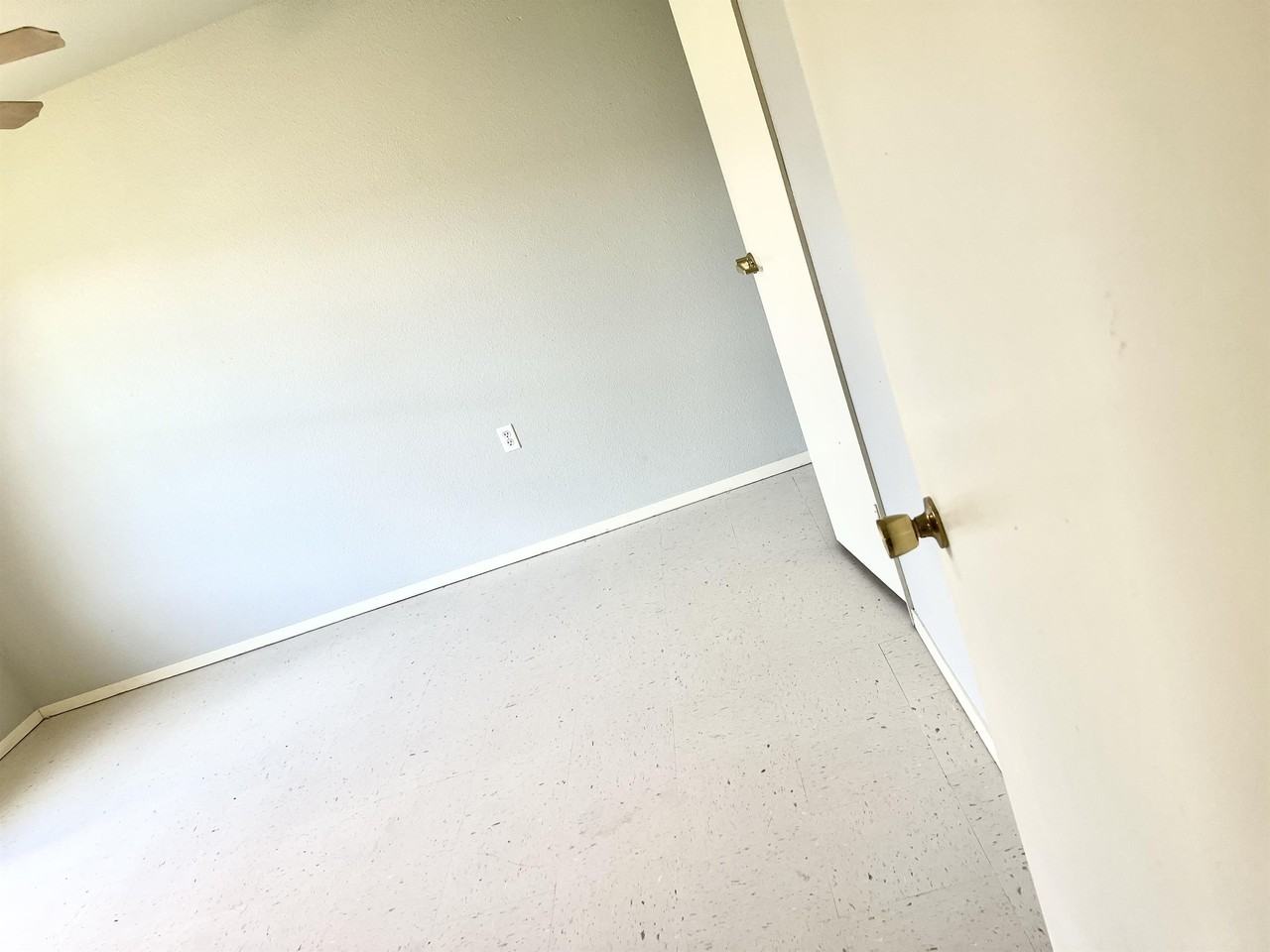 1604 E 50th Street - Photo 4 of 13