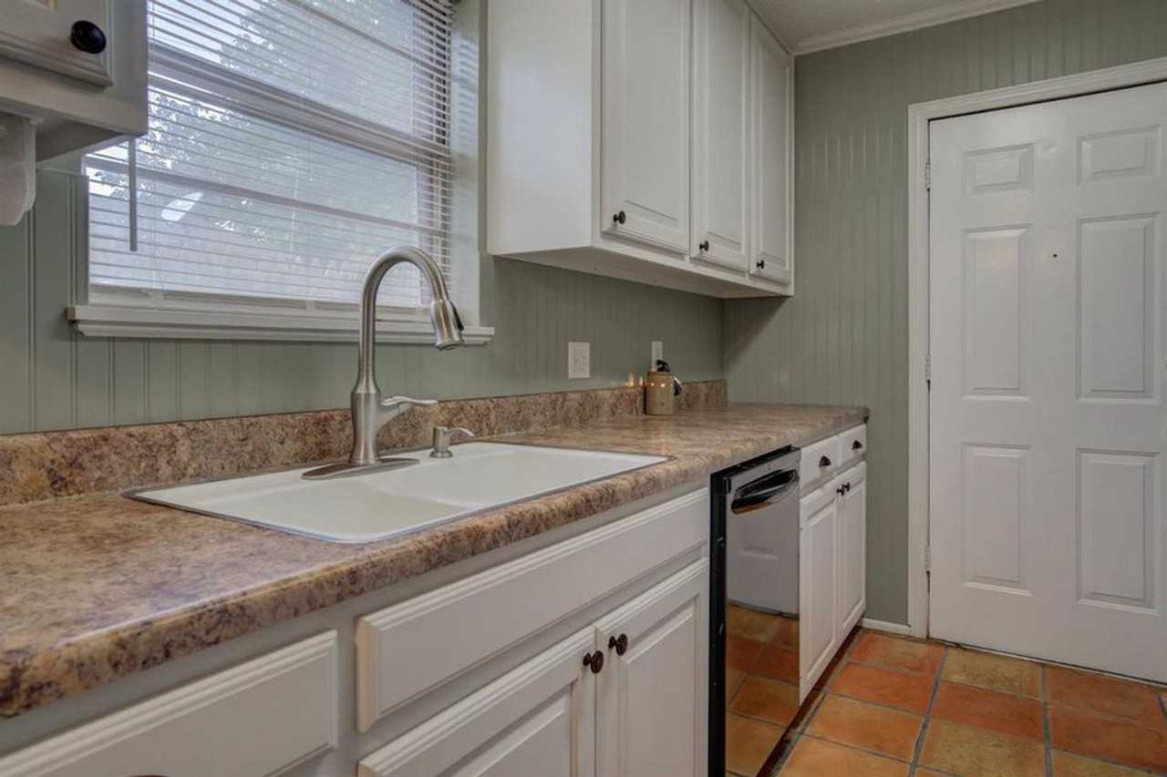 4918 55th St - Photo 7 of 21