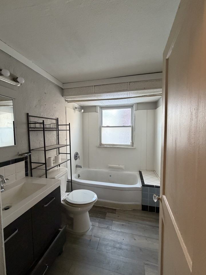 12405 Marston Ave - Photo 5 of 7