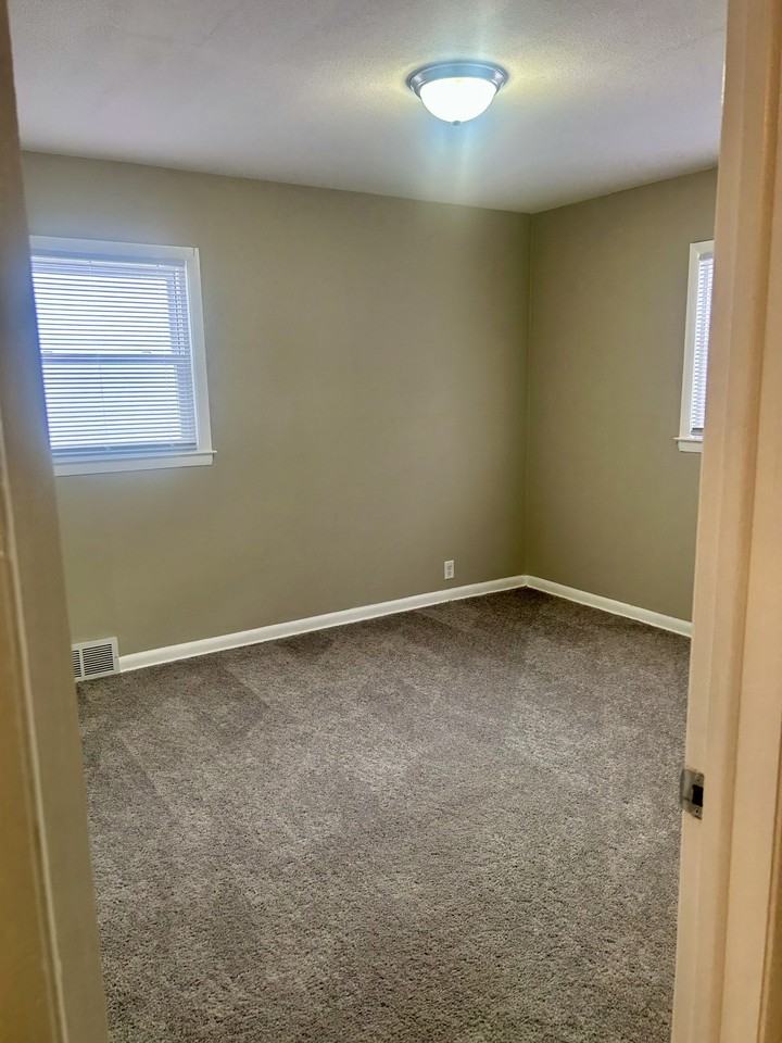 5932 N 37th St #5932N37th - Photo 4 of 5