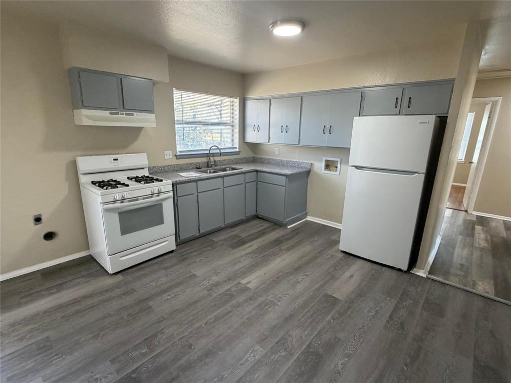 4120 Wind River Dr - Photo 4 of 17