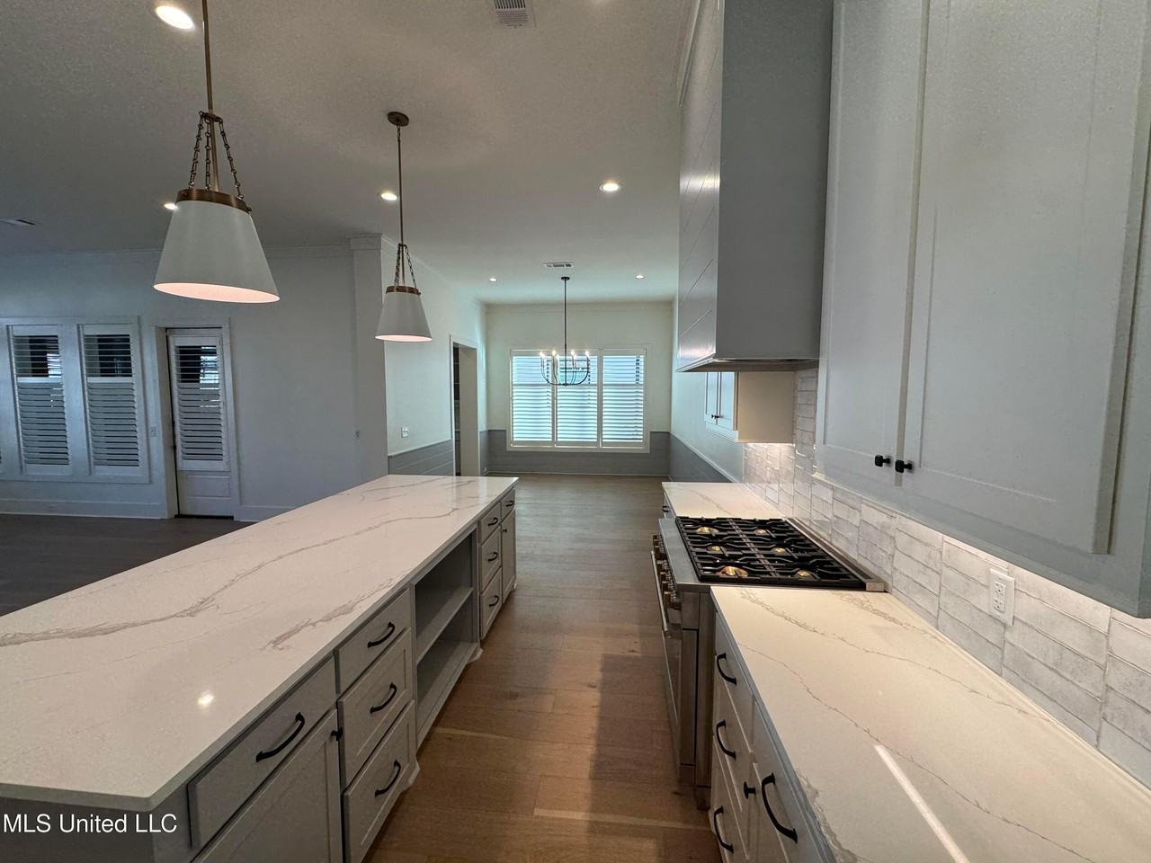 105 Water St - Photo 2 of 23