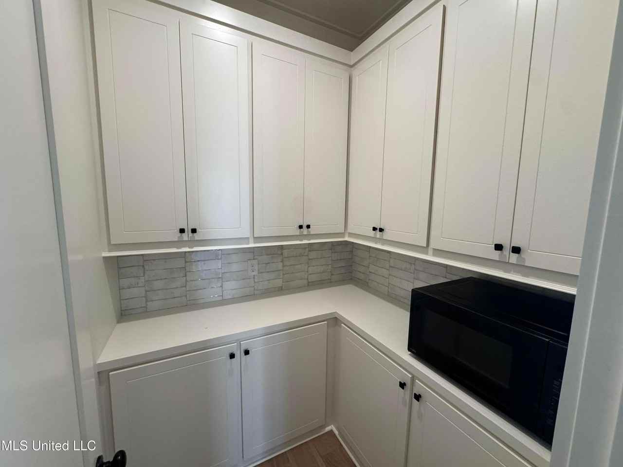 105 Water St - Photo 7 of 23