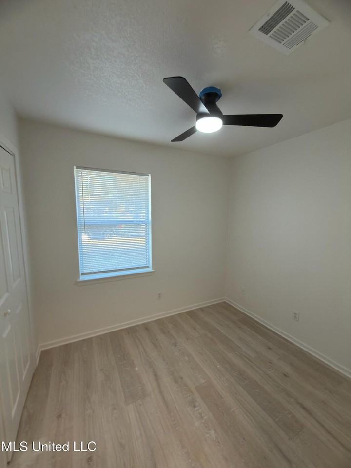 6517 Lancaster Blvd - Photo 5 of 8