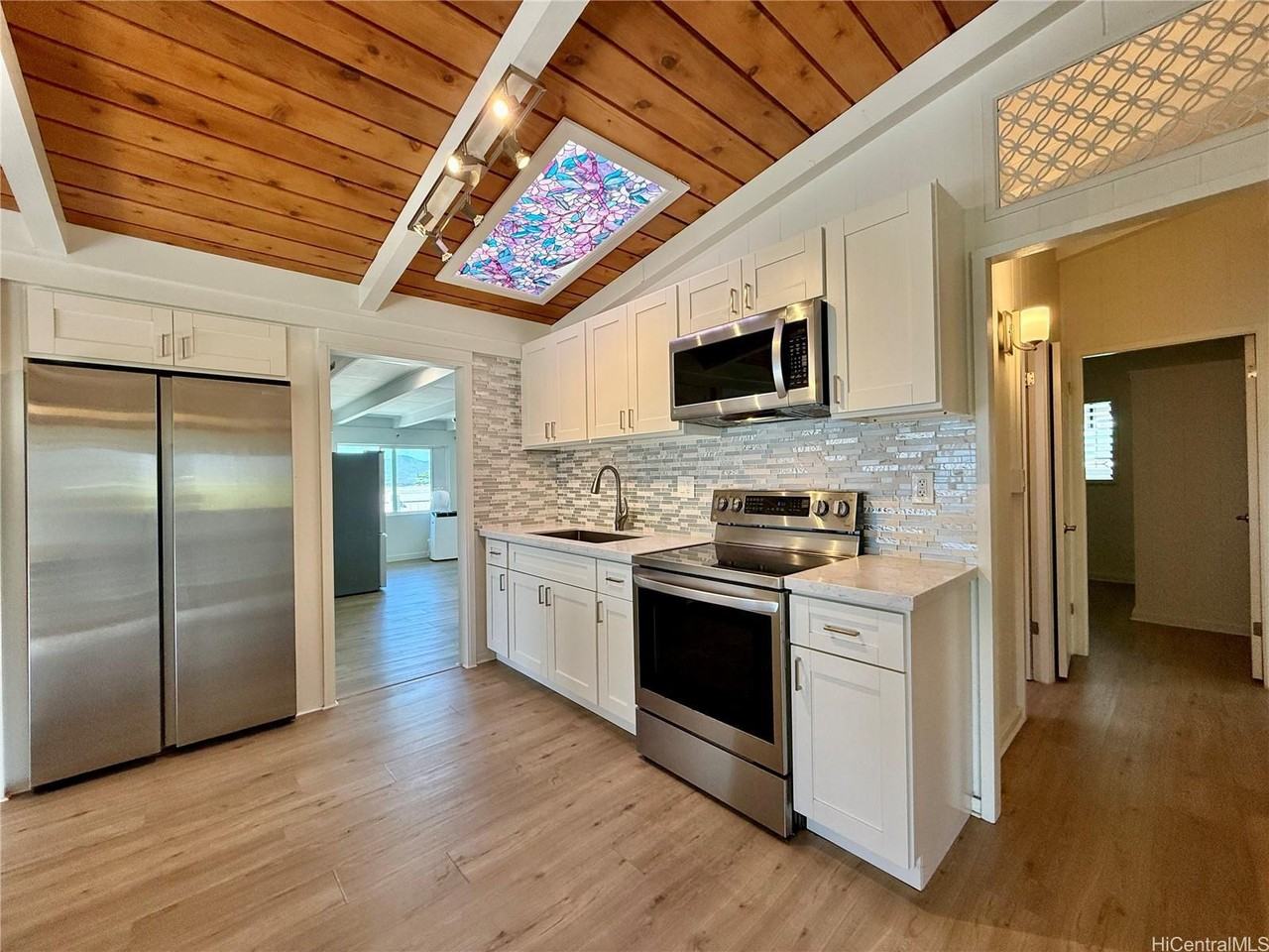 2422 Anihinihi St - Photo 3 of 17