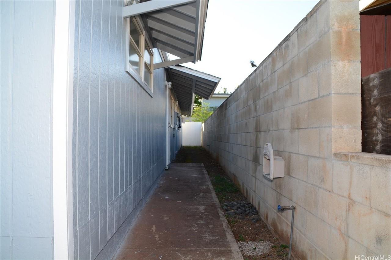 94-667 Maaniani Pl - Photo 2 of 16