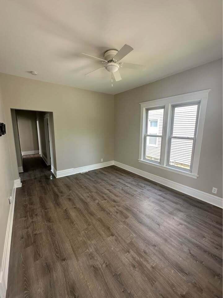 154 Napoleon St - Photo 3 of 7