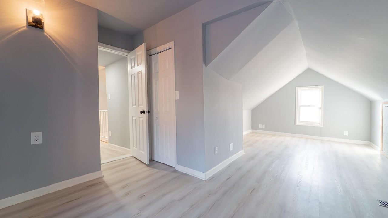 115 N Porter St - Photo 4 of 7