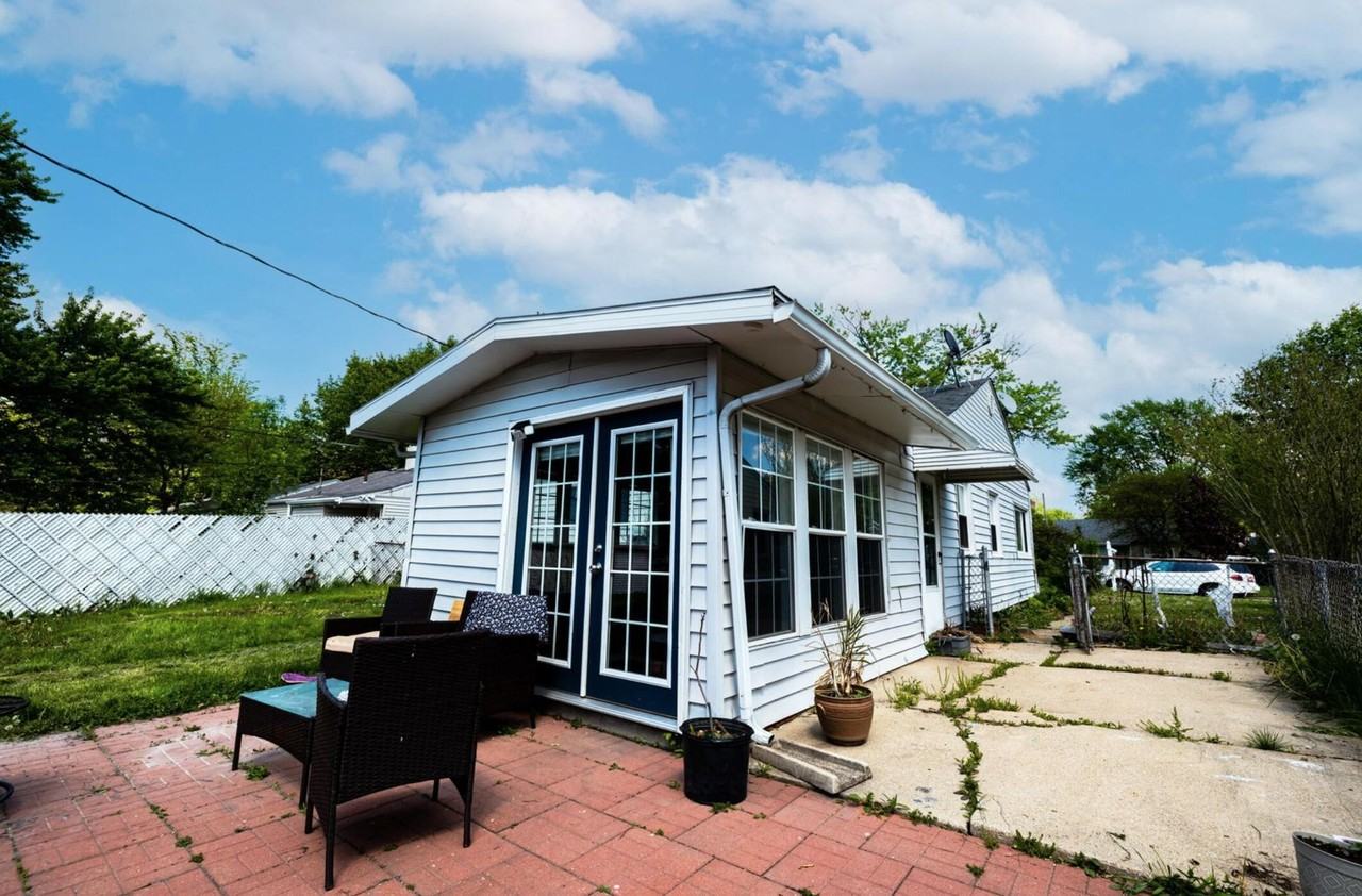 442 N Delaware St - Photo 3 of 21