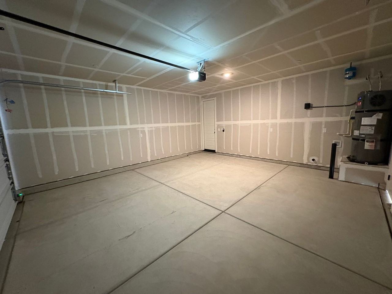 2405 N Fontana St - Photo 4 of 29