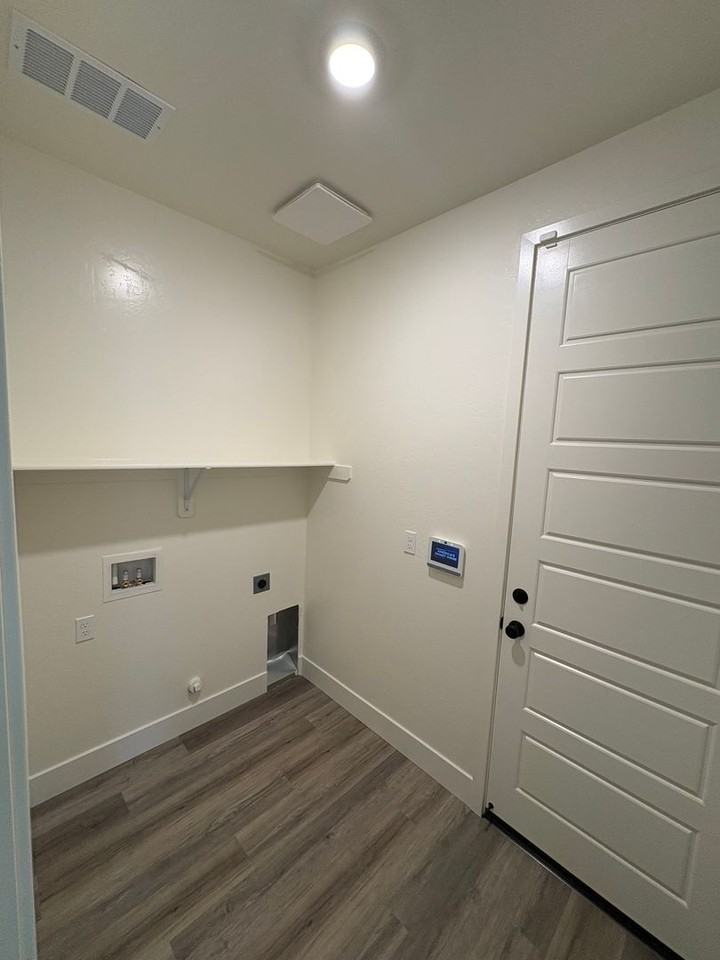 2405 N Fontana St - Photo 5 of 29