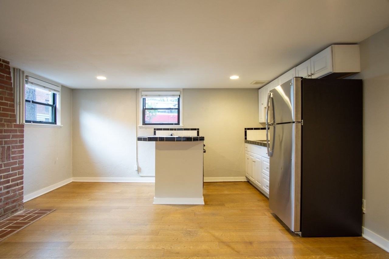 342 Nw 22nd Ave - Photo 3 of 14