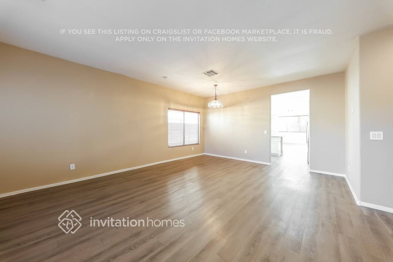 7005 S 21st Dr - Photo 3 of 17