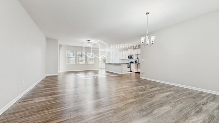 160 S Great White Way - Photo 6 of 30