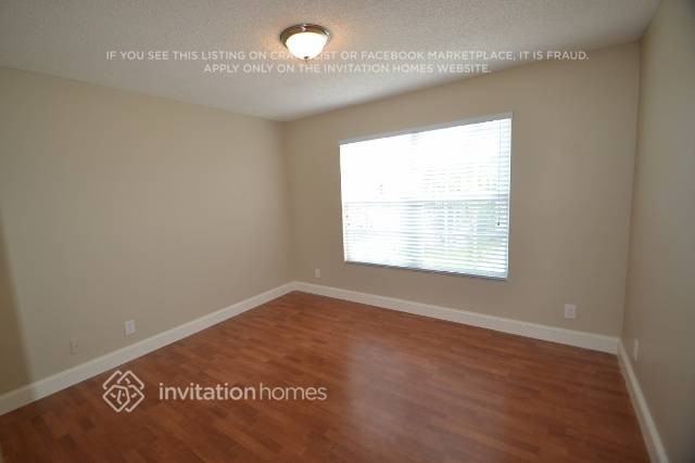 7988 Lakewood Cove Ct - Photo 7 of 13