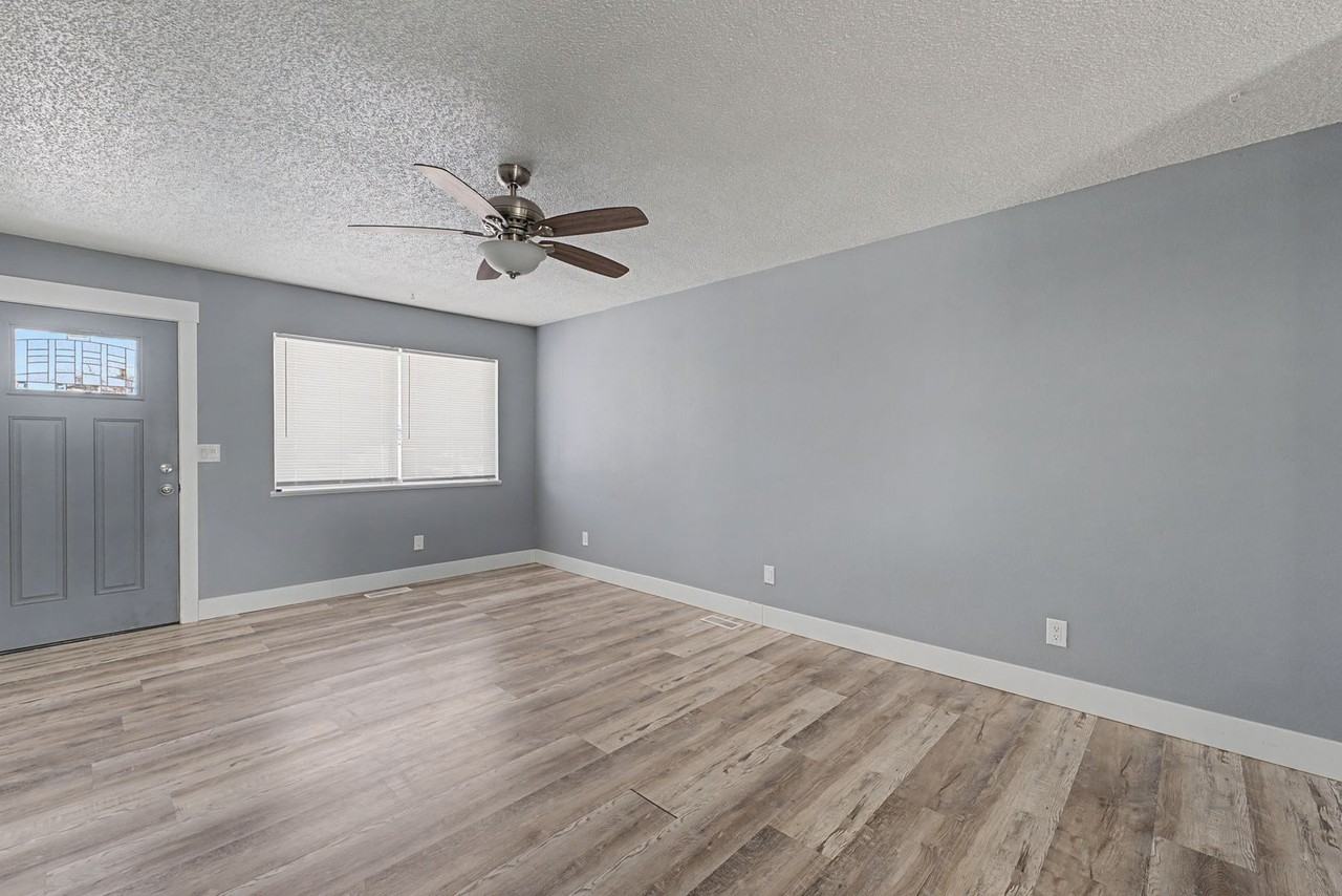 348 N 14th St - Photo 3 of 19