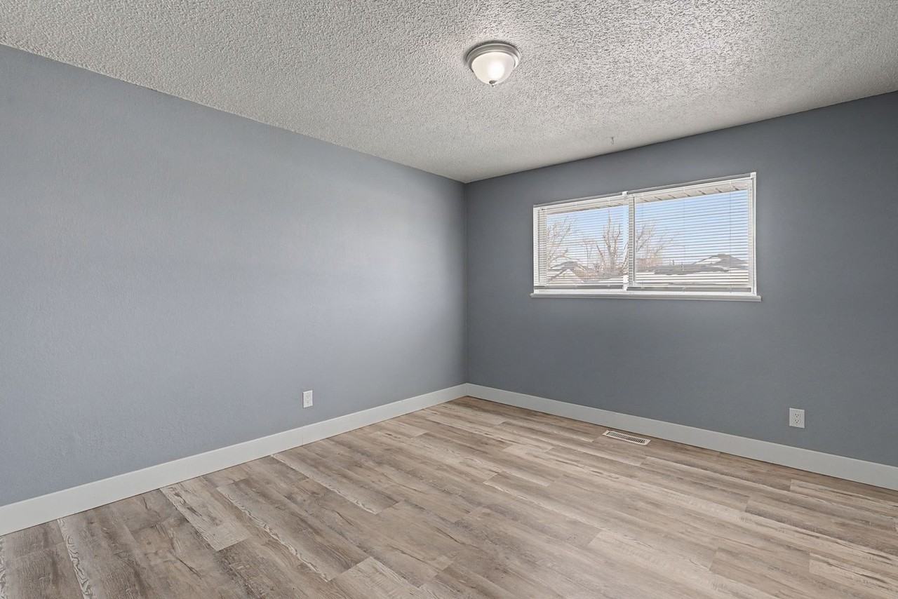 348 N 14th St - Photo 4 of 19