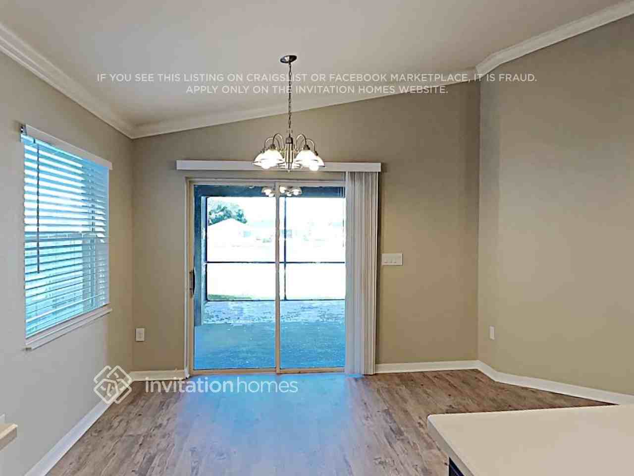 8028 Diamond Creek Ln - Photo 4 of 18