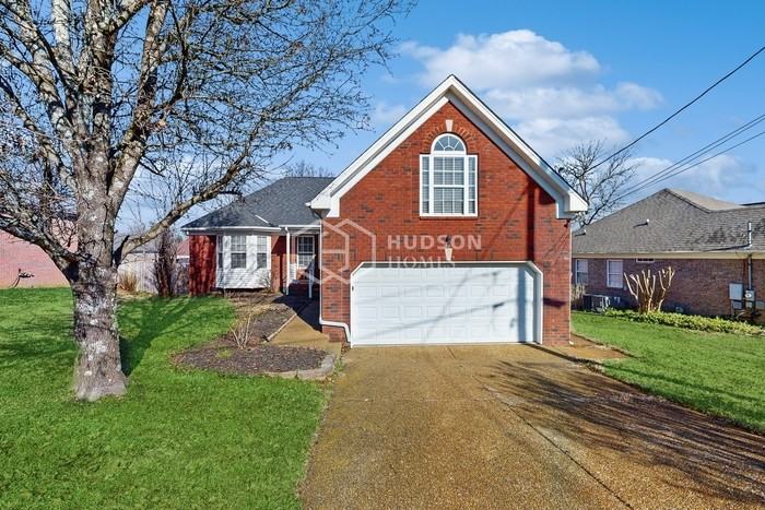 435 Parrish Hl - Photo 4 of 37