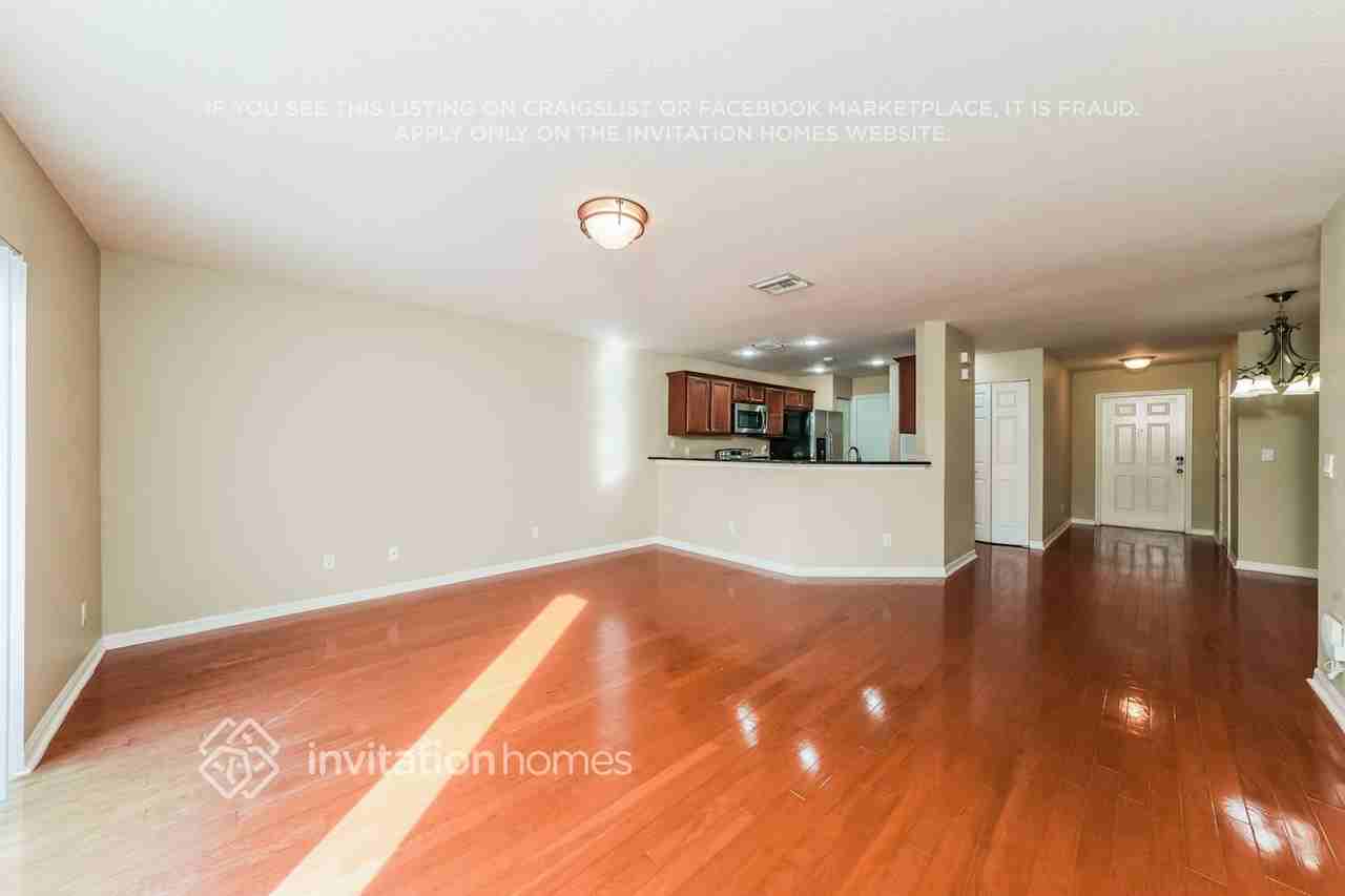 22124 Majestic Woods Way #405 - Photo 4 of 18