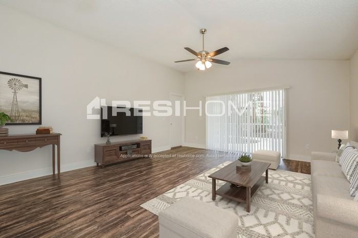 2601 Chatham Cir - Photo 6 of 17