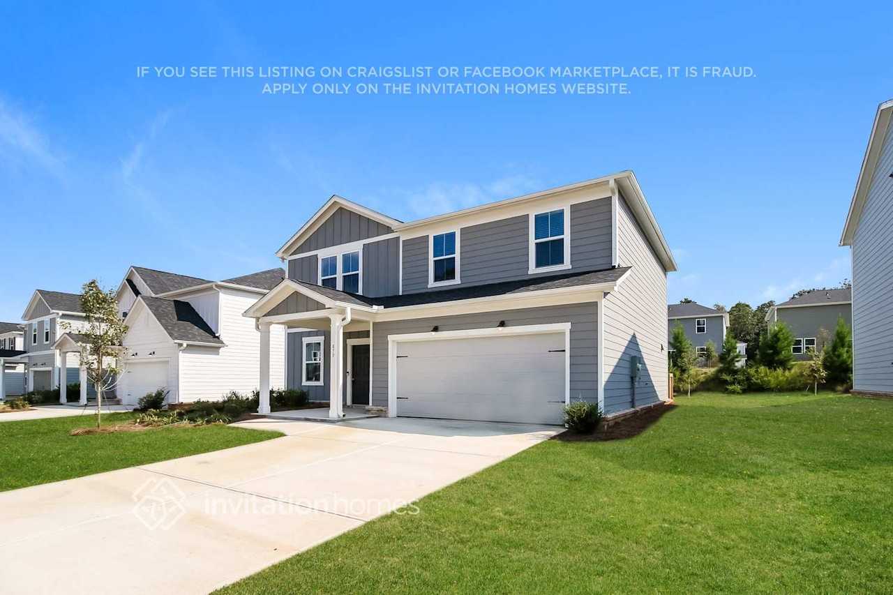 879 Pebble Blvd - Photo 4 of 26