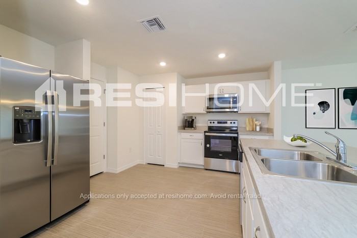 246 Gladiola Ct - Photo 2 of 17