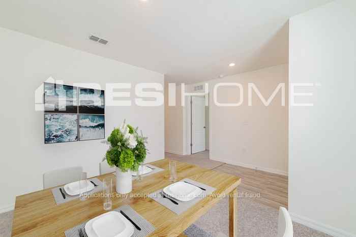 246 Gladiola Ct - Photo 5 of 17