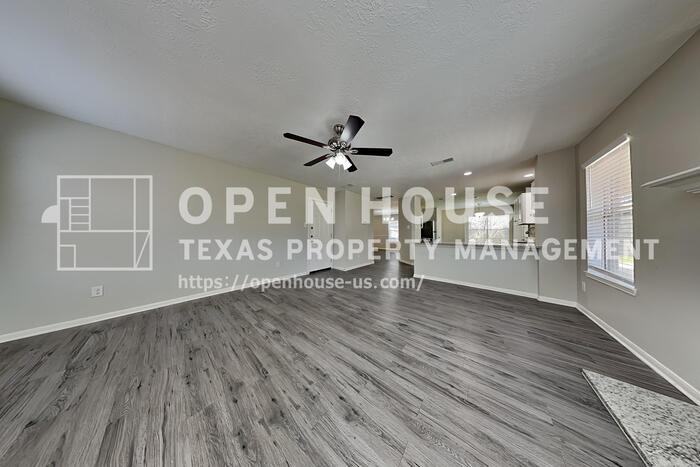 1810 Telkwa Dr - Photo 5 of 22