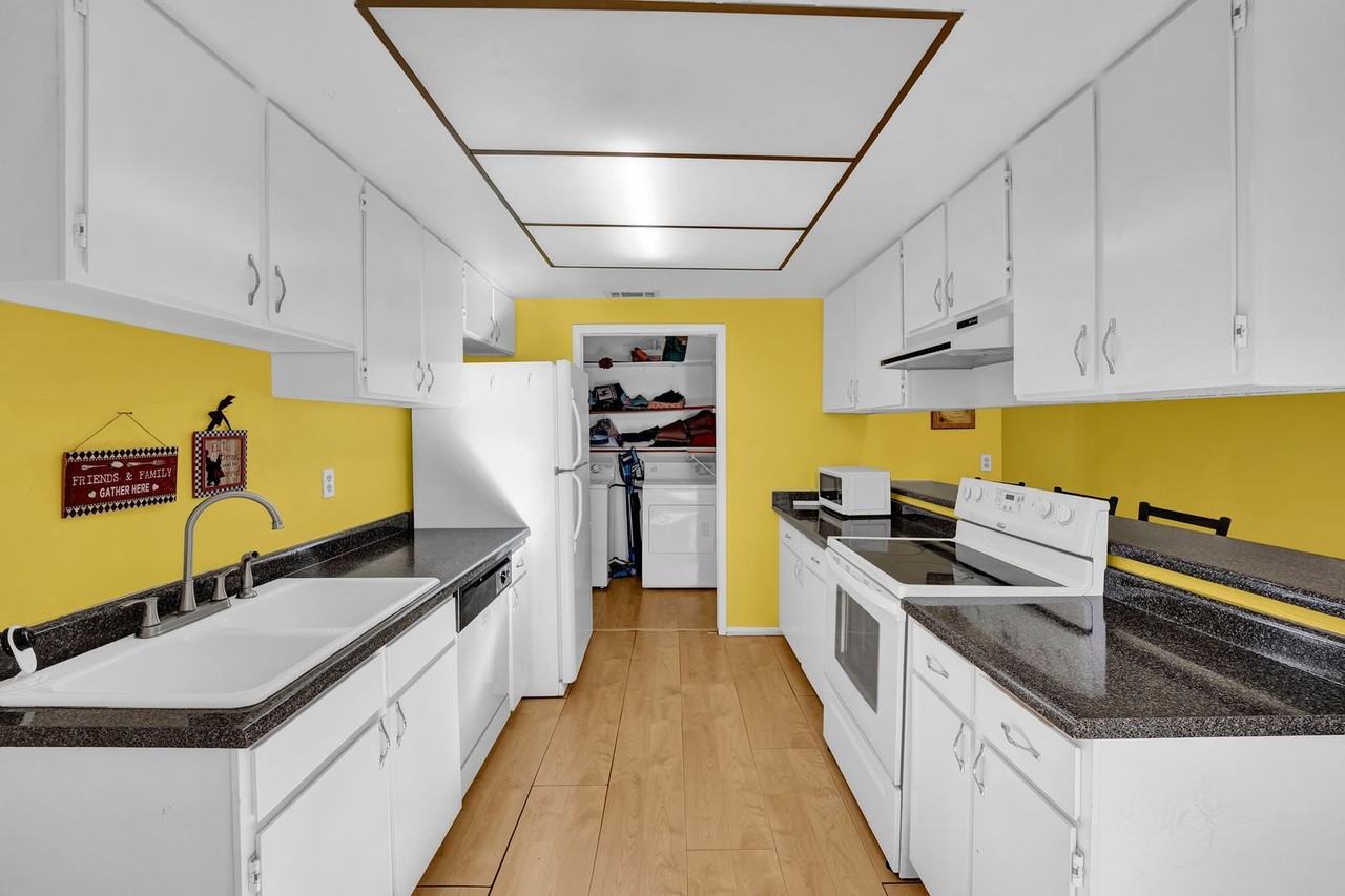 4189 Mississippi Ave - Photo 6 of 23