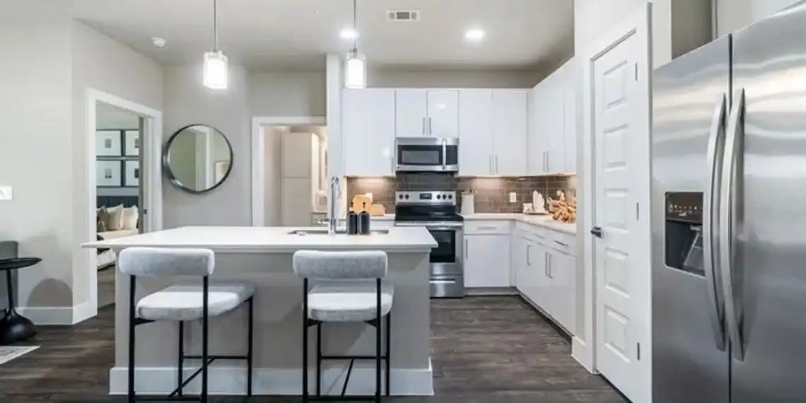 1015 S Pearl Expy #18 - Photo 3 of 10