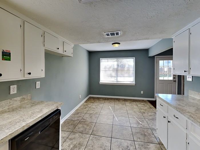 2142 Oak Shores Dr - Photo 6 of 22