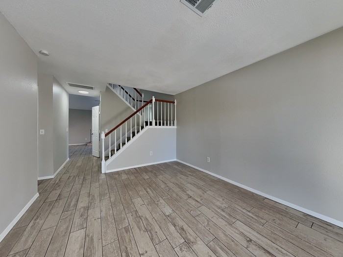 5711 Wynberry Dr - Photo 4 of 19