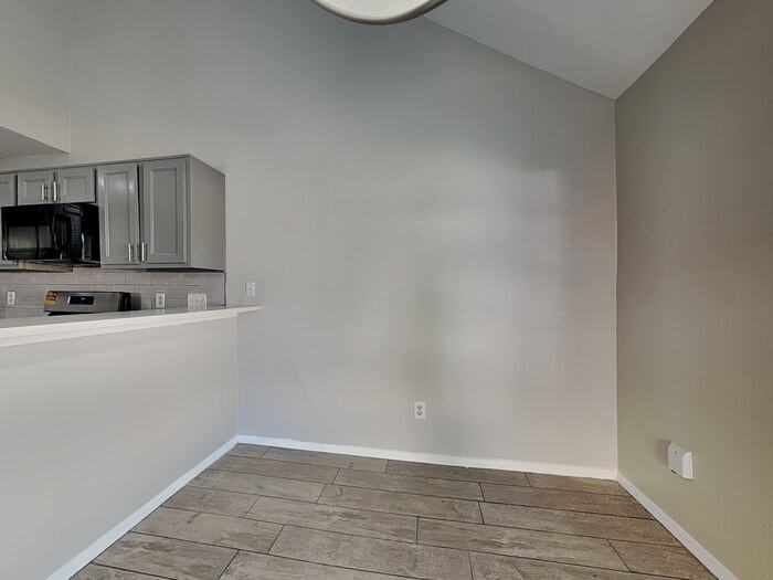 5711 Wynberry Dr - Photo 7 of 19