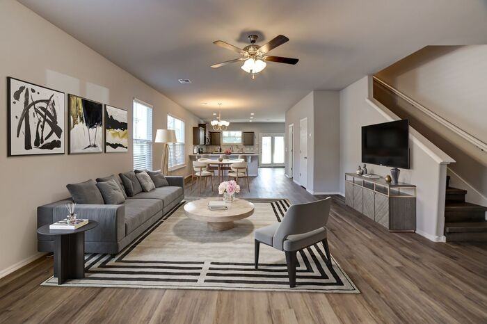 2420 E 6th St #A - Photo 5 of 44