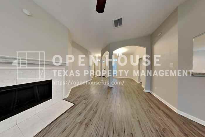 8831 Aberdeen Oaks Dr - Photo 4 of 21