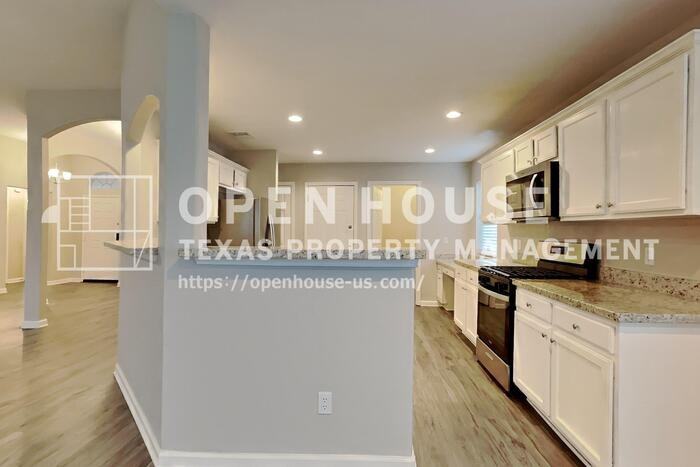 8831 Aberdeen Oaks Dr - Photo 6 of 21