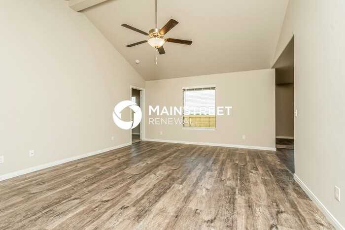 901 Nw 6th St - Photo 2 of 16