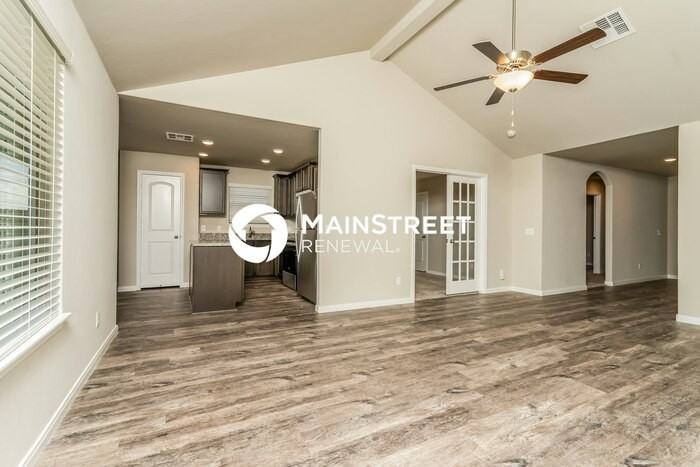 901 Nw 6th St - Photo 3 of 16