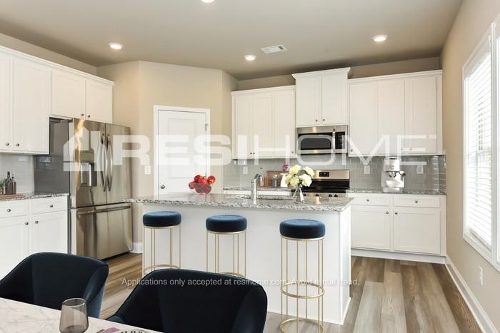 204 Phaeton Ln - Photo 4 of 20