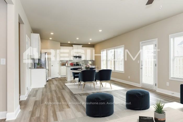 204 Phaeton Ln - Photo 6 of 20