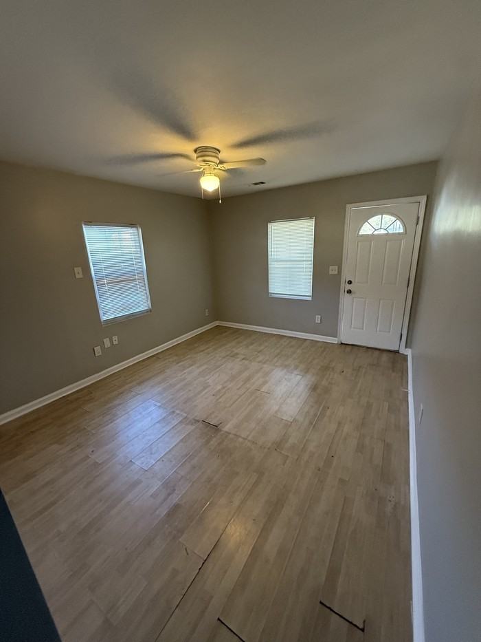 1189 Mcdaniel St Sw #B - Photo 3 of 11