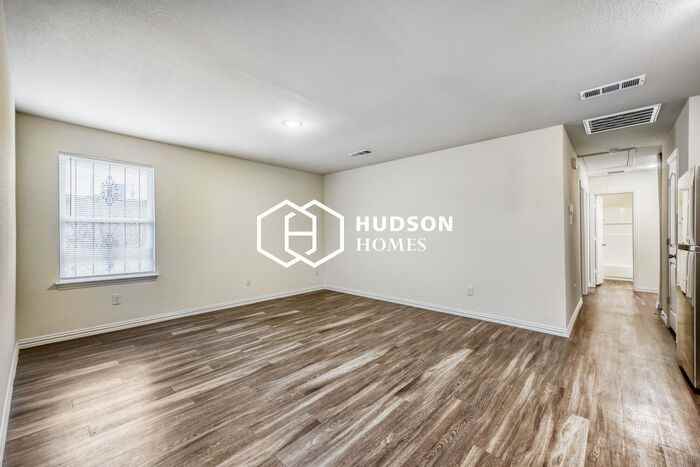 5321 Colonial Ave - Photo 3 of 14