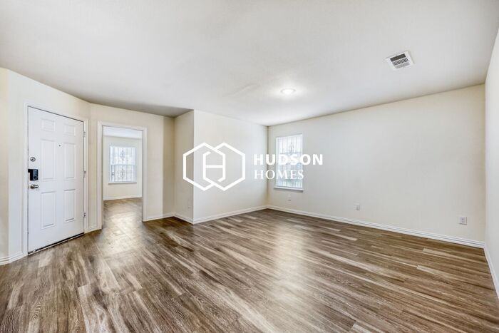 5321 Colonial Ave - Photo 4 of 14