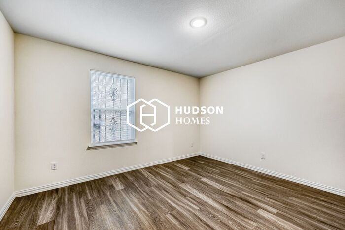 5321 Colonial Ave - Photo 7 of 14