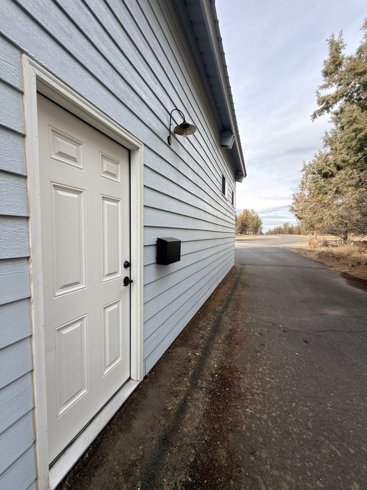 60885 Se 27th St - Photo 3 of 20